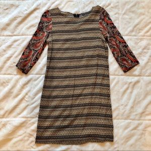 EUC ‘THML’ brand Zippered Back Shift Dress